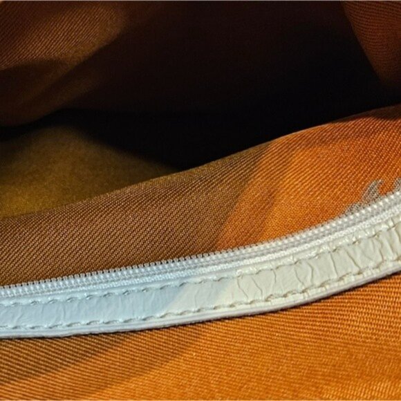 Steve Madden To-Talli Patent White So Soft Shoulder Bag with Silver Chain Strap - Picture 13 of 14